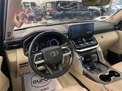 تۆیۆتا لاند کروزەر